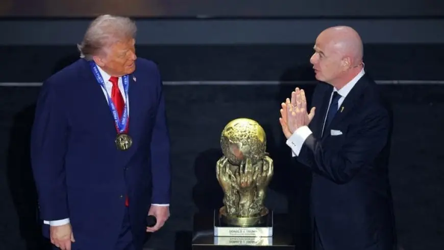 الفيفا تمنح ترامب جائزة السلام الأولى في حفل قرعة كأس العالم