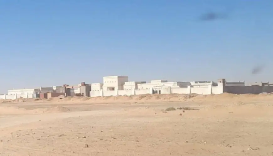 زعيم البوليساريو يواصل بناء قصر فاخر بمخيمات تندوف وسط معاناة الصحراويين