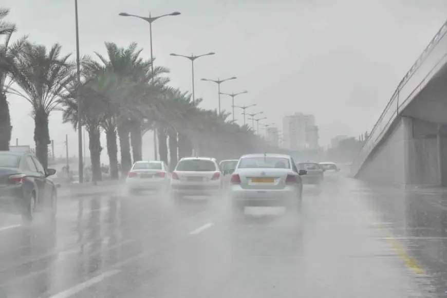 تحسبا لأمطار قوية.. جماعة الدار البيضاء تدعو المواطنين إلى توخي الحيطة والحذر