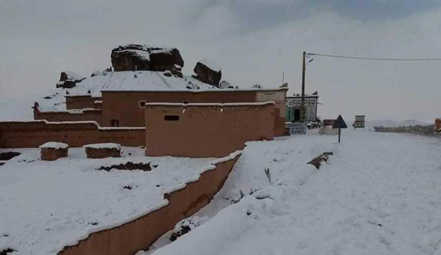 إنقاذ أسرة محاصرة بالثلوج في آزرو