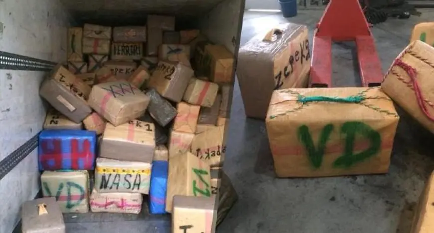 ميناء طنجة المتوسط.. إجهاض محاولة تهريب 8 أطنان و196 كلغ من مخدر الشيرا
