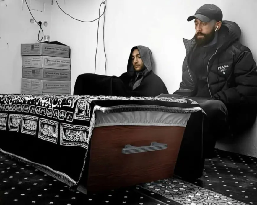 مرتديا جلبابا تقليديا.. حكيم زياش يشارك في تشييع جنازة شقيقه بإقليم بركان