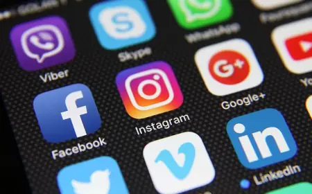 فرنسا تعتزم حظر شبكات التواصل الاجتماعي على القاصرين
