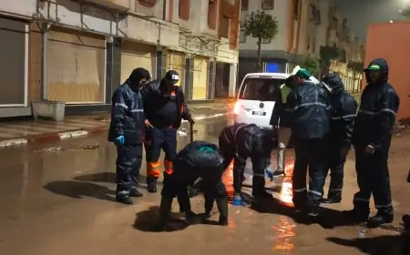 جماعة أكادير تعبئ موارد بشرية ولوجستية مهمة للحد من مخاطر السيول