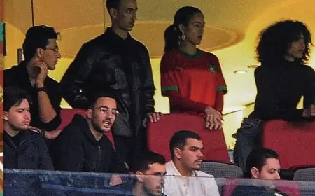 Le prince Moulay El Hassan et la princesse Lalla Khadija assistent au match Maroc-Tanzanie au stade Moulay Abdellah