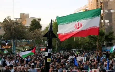 إيران.. نجل الشاه المخلوع يحث المتظاهرين على الاستعداد للسيطرة على مراكز المدن