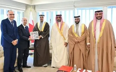 أحمد التوفيق ووزير العدل البحريني يبحثان بالمنامة سبل تعزيز التعاون الثنائي