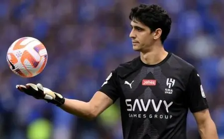 إصابة في الفخذ الأمامية تبعد ياسين بونو عن الملاعب