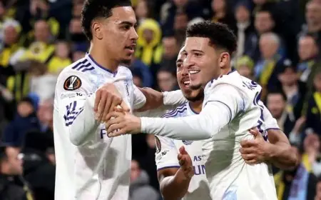 أولمبيك ليون وأستون فيلا يشعلان الصراع على صدارة الدوري الأوروبي قبل الجولة الأخيرة
