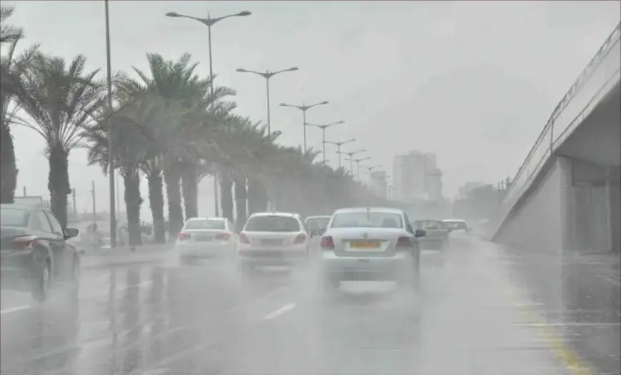 نشرة إنذارية محينة: أمطار قوية وثلوج مرتقبة بمجموعة من مناطق المملكة