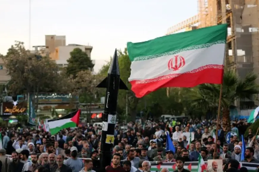 إيران.. نجل الشاه المخلوع يحث المتظاهرين على الاستعداد للسيطرة على مراكز المدن