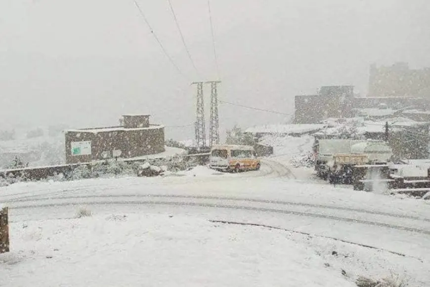 نشرة إنذارية: تساقطات ثلجية من يوم غذ الثلاثاء إلى الأربعاء بعدد من المناطق المغربية