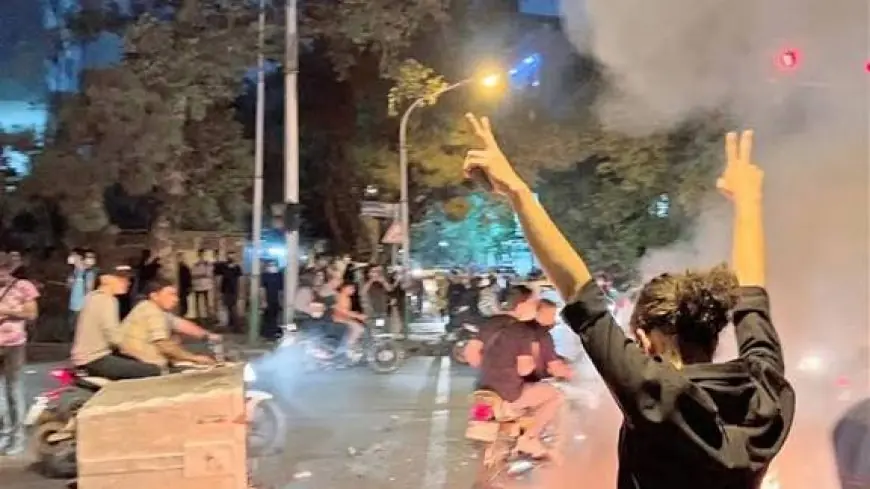 باريس تدين القمع في إيران وتطالب بوقفه فورا