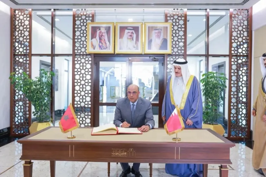 ولد الرشيد يبحث سبل تعزيز التعاون البرلماني المغربي-البحريني في المنامة