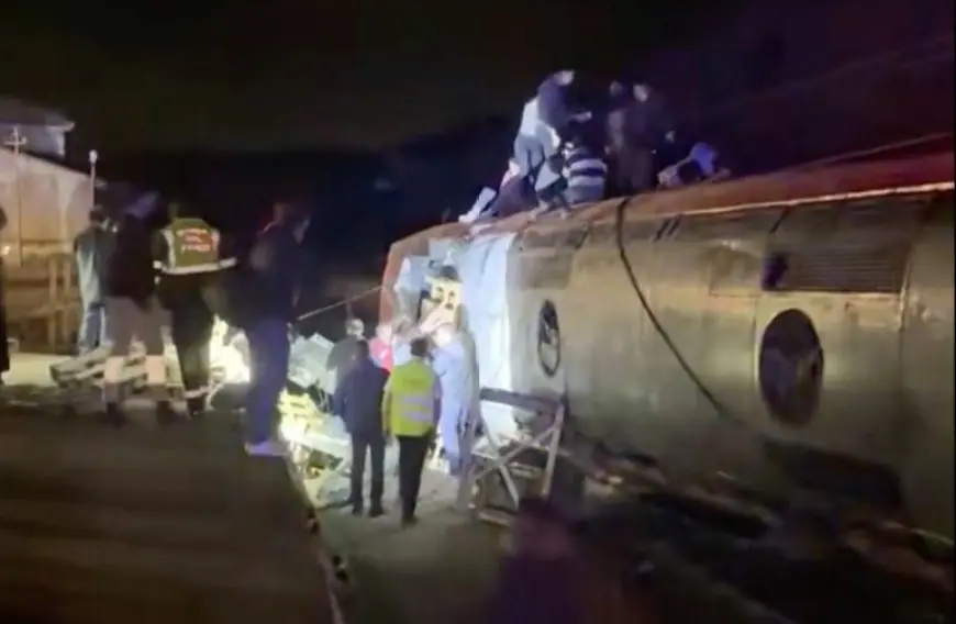 Collision dramatique entre deux trains à grande vitesse dans le sud de l’Espagne : un lourd bilan humain