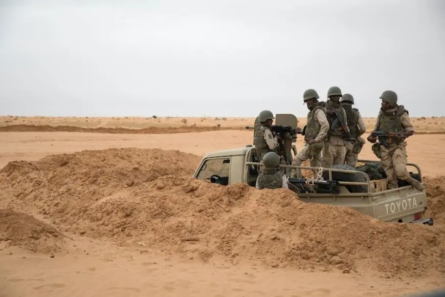 الجيش الموريتاني يعزز إجراءات تأمين الحدود المحاذية للمنطقة العازلة بالصحراء المغربية