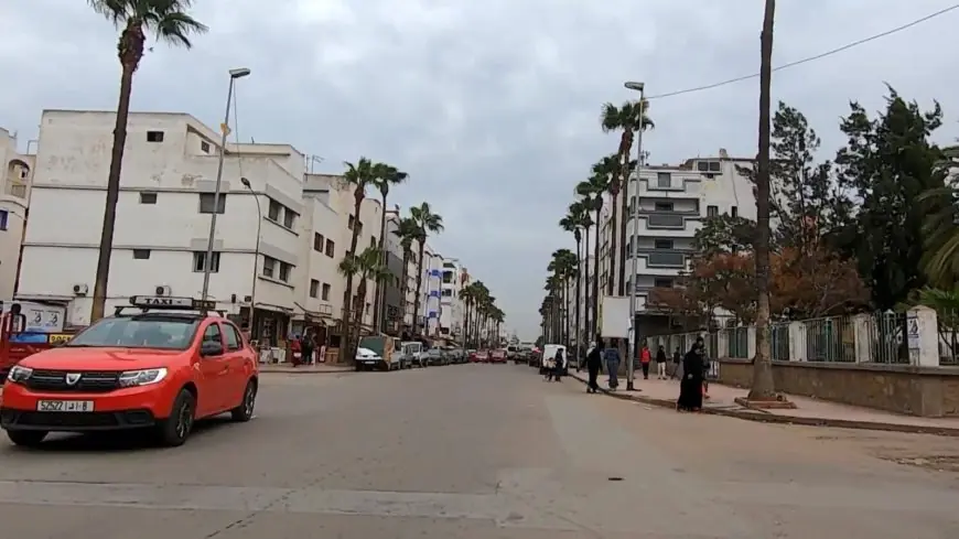 الدار البيضاء.. رئيس مقاطعة الحي الحسني يعبر عن أسفه لتدهور بعض الشوارع نتيجة التساقطات المطرية