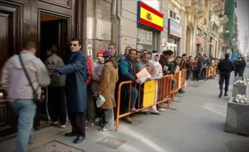 L’Espagne adopte un décret royal pour la régularisation de plus de 500 000 migrants, dont des milliers de Marocains