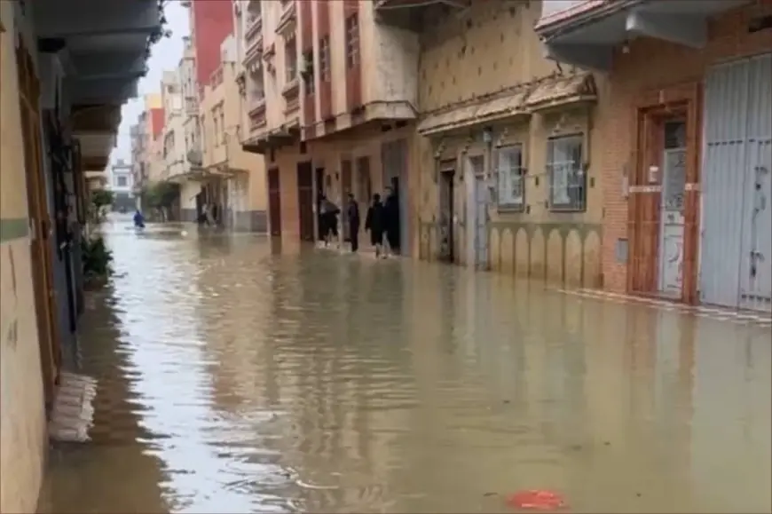وزارة النقل تعقد اجتماعا عاجلا لتأمين حركة النقل في ظل فيضانات القصر الكبير