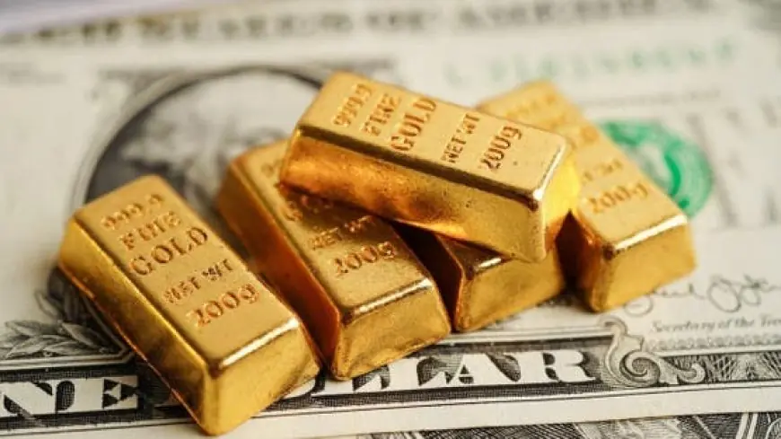 الذهب ينهار بـ 11% بأكبر خسارة يومية منذ عقود وسط صعود الدولار