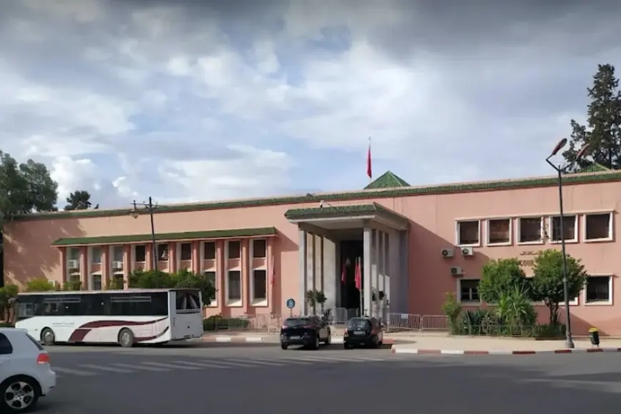 بينهم عمدة مراكش السابق.. إدانة المتورطين في ملف صفقات “كوب 22” بالسجن النافذ