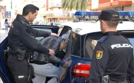 توقيف شاب مغربي بإسبانيا لتورطه في سرقة سيارة نظافة