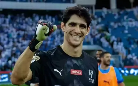 ياسين بونو يقترب من العودة لحراسة مرمى الهلال السعودي