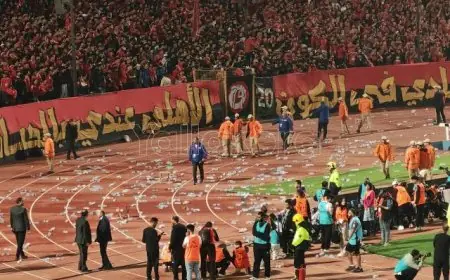 الكاف يفتح تحقيقا في أحداث مباراة الأهلي المصري والجيش الملكي