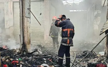 مصرع شخصين وإصابة آخرين في حريق مهول بمحل مواد غذائية بالدار البيضاء
