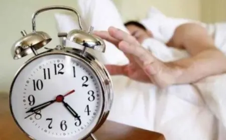 طبيب أخصائي يكشف طريقة الاستيقاظ دون منبه
