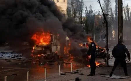 Ukraine : des explosions à Kiev sur fond de tensions avec la Russie