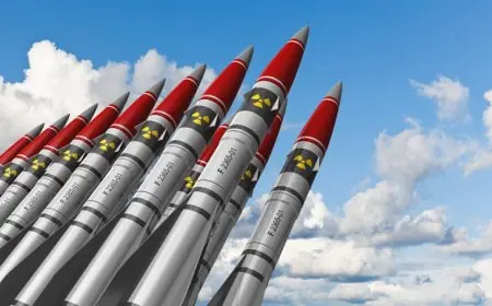 الاستخبارات الروسية تتهم فرنسا وبريطانيا بالتخطيط لتزويد أوكرانيا بأسلحة نووية