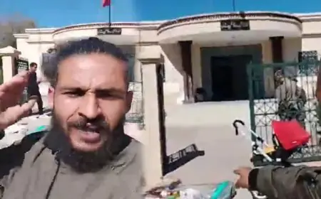 صاحب فيديو ”إرجاع قفة رمضان” يغادر مقر الشرطة بقصبة تادلة عقب الاستماع إليه