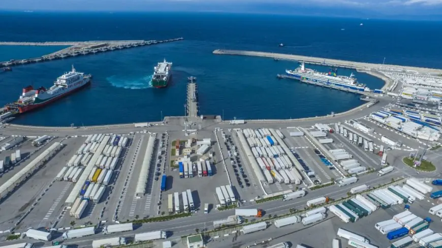 Le port de Tanger Med alerte sur des perturbations possibles du trafic maritime en raison du mauvais temps