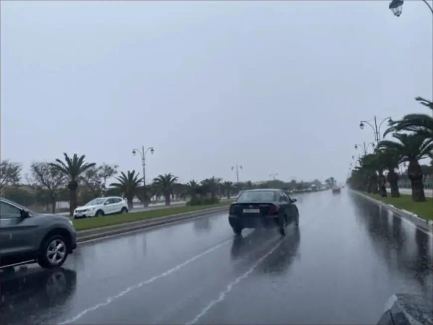 الطرق السيارة تدعو مستعملي الطرق إلى توخي الحيطة والحذر بسبب الأمطار  والثلوج