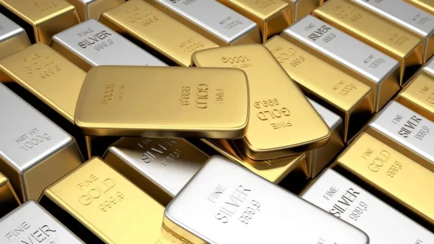 انخفاض أسعار الذهب والفضة وسط ضعف التداول العالمي