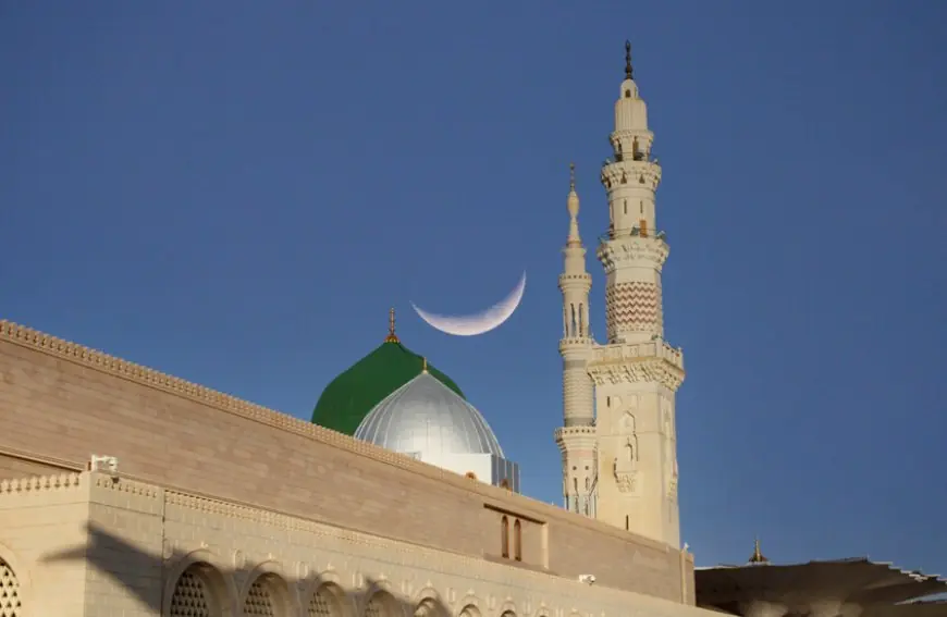 السعودية وقطر والإمارات يعلنون غدا الأربعاء أول أيام شهر رمضان