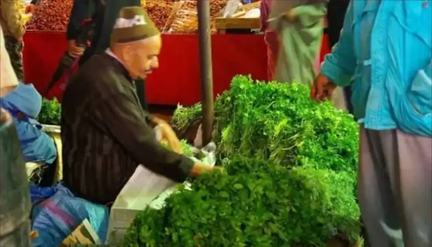قبل رمضان.. سعر القزبر والمعدنوس يقفز إلى 8 دراهم بالأسواق المغربية