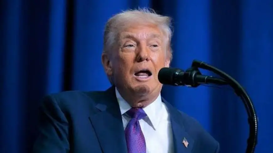 Donald Trump attaque la Cour suprême et annonce une taxe mondiale de 10% sur les importations