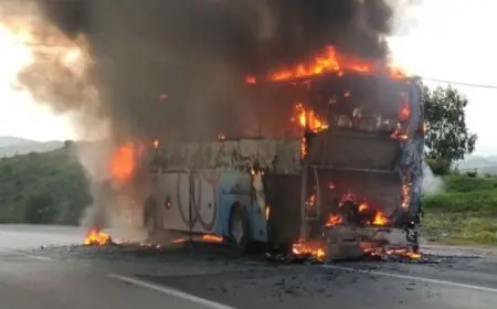 حريق مهول يلتهم حافلة لنقل المسافرين بين تطوان وطنجة
