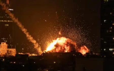 واشنطن تقصف جزيرة خارك وإيران ترد بضربات صاروخية واسعة