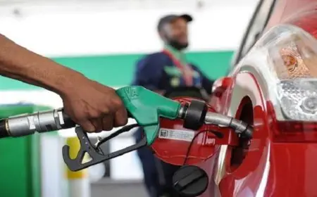 أسعار النفط العالمية تصل 103 دولارات للبرميل وتزيد الضغط على أثمان المحروقات بالمغرب