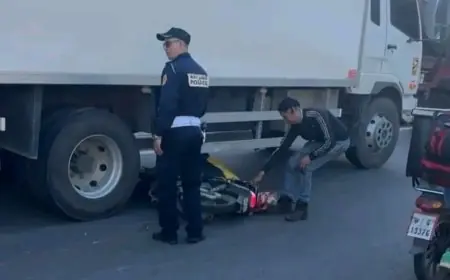 الدار البيضاء.. وفاة سائق دراجة نارية في حادث اصطدام قوي بشاحنة