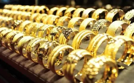 تراجع أسعار الذهب إلى أدنى مستوياتها منذ أكثر من شهر