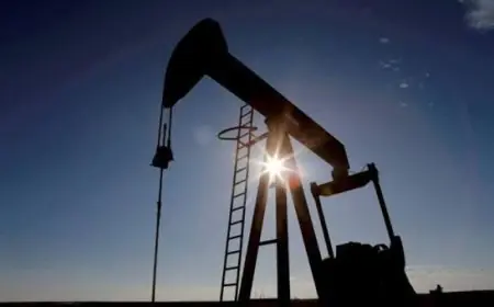 Le pétrole en baisse après l'offre de paix américaine à l'Iran