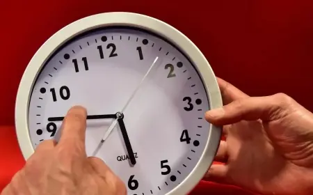 أكثر من 312 ألف توقيع رقمي يدفع "حملة الساعة القانونية" نحو المسار القانوني