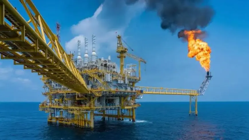 Le pétrole bondit à 80 dollars sur fond de tensions autour du détroit d’Ormuz