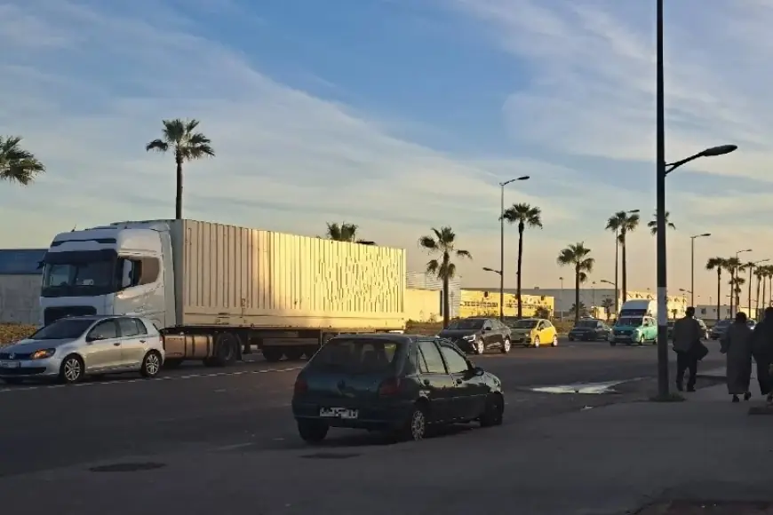 الدار البيضاء.. شركة نقل طرقي متهمة بالتزوير والتلاعب بالبطاقة الرمادية للشاحنات