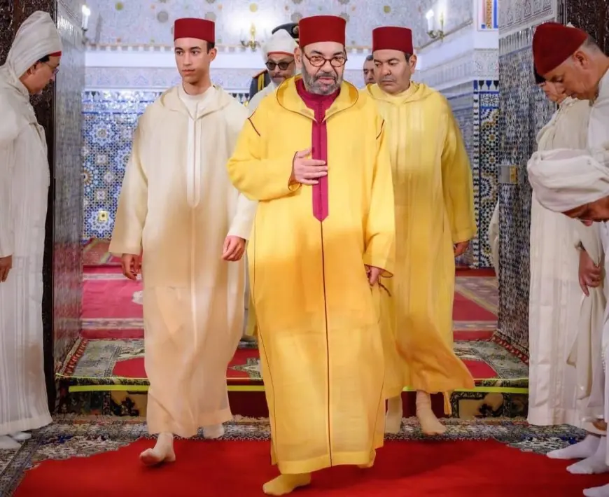 Le Roi Mohammed VI préside une veillée religieuse à Rabat à l’occasion de Laylat Al-Qadr