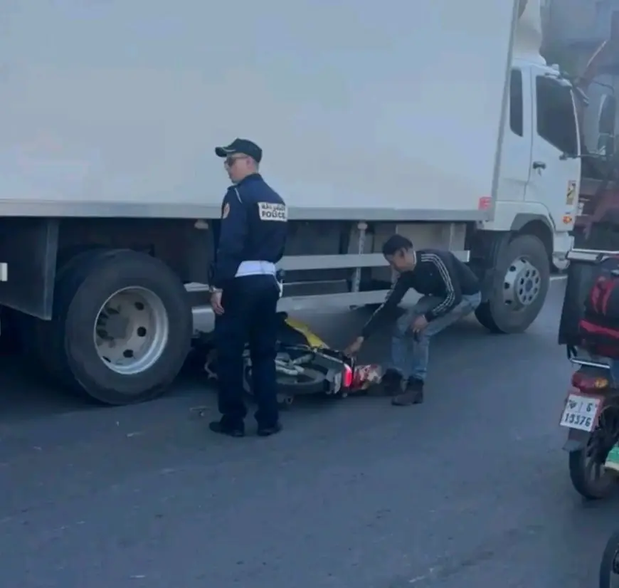 الدار البيضاء.. وفاة سائق دراجة نارية في حادث اصطدام قوي بشاحنة